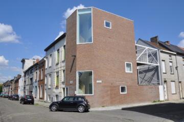 Nieuwe eengezinswoning op de hoek van de Frans De Coninckstraat en de Floristenstraat