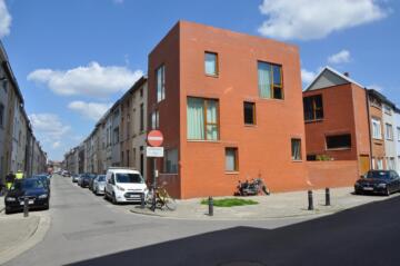 Nieuwe eengezinswoning op de hoek van de Hilarius Bertolfstraat en de Veldwijkstraat Ledeberg
